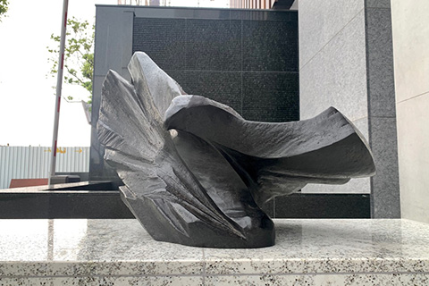 公共空間雕塑《大鵬展翅》